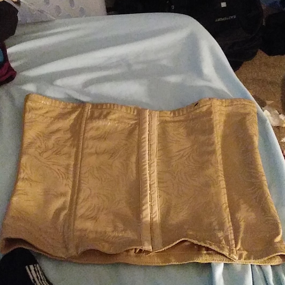 Women's body shaper
